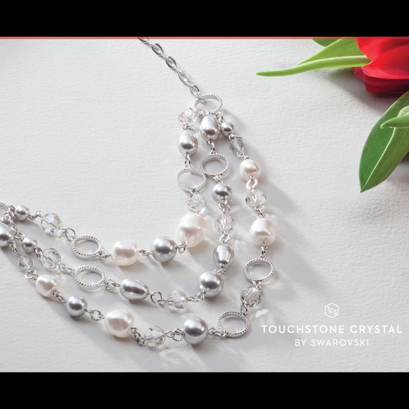 Necklace 🤍 - Picture 2 of 2